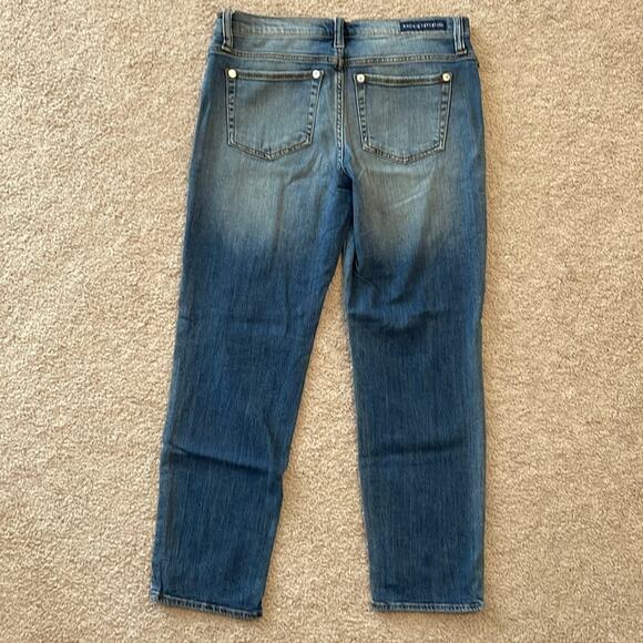 Rock & Republic Womens Size 10 M Distressed Jeans Stretch Straight Leg Faded - Picture 3 of 12